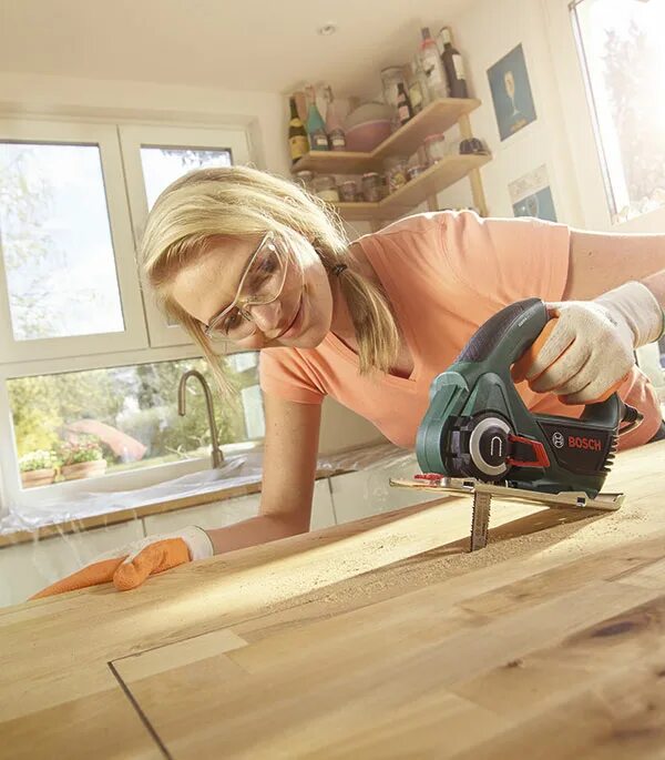 Электролобзик Bosch EASYCUT 50. Пила Bosch EASYCUT 50. Мини-цепная Bosch "EASYCUT 12". Мини пила Bosch EASYCUT.