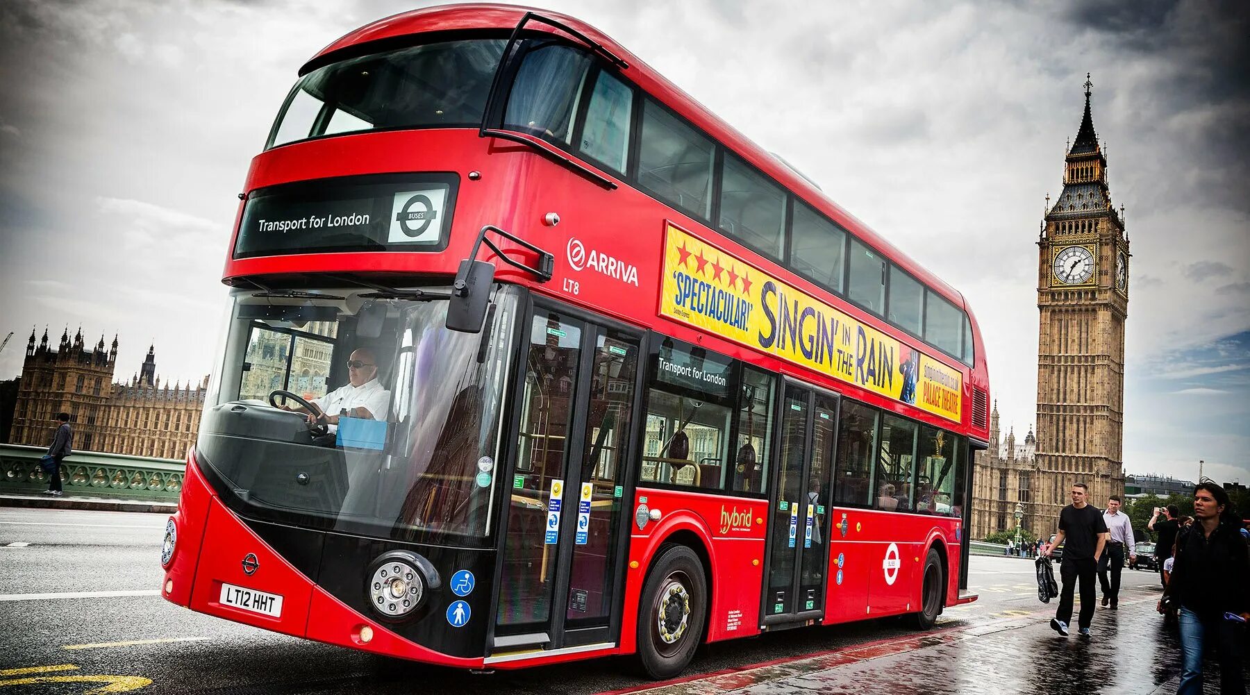 Новые красные автобусы. Дабл Деккер бас. Дабл Деккер в Лондоне. Лондонский даблдекер. Дабл Деккер автобус символ Лондона.
