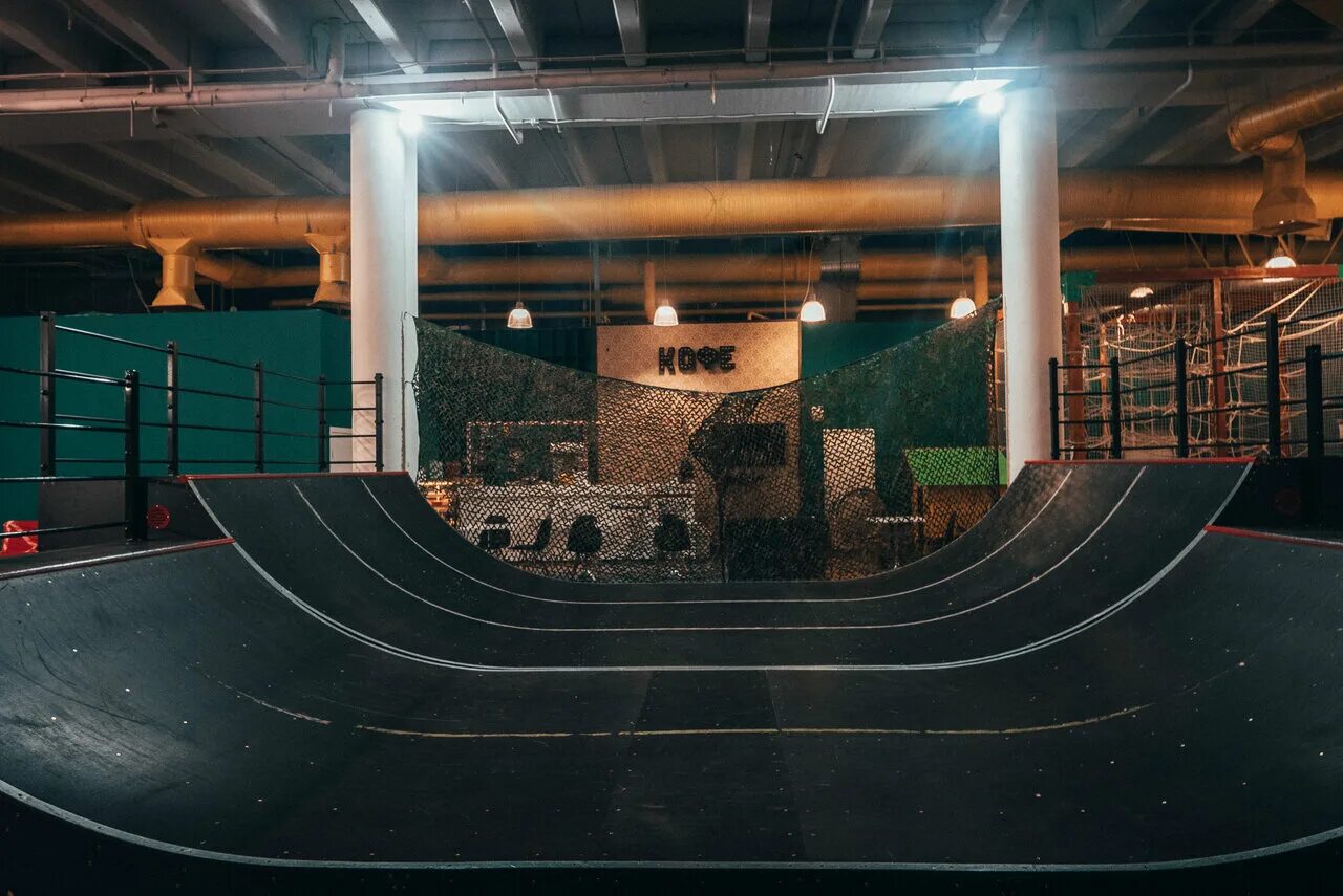 скейт парк жеstь в спб. скейт парк в питере. скейт парк стрит спорт академия. кировский завод скейтпарк. скейт парк спб крытый.