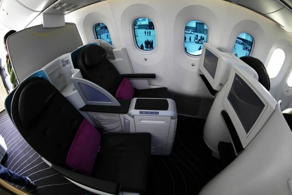 Expect 20. 787 Dreamliner inside. Japan Airlines Boeing 787 Business class. 787 Dreamliner Interiors. Boeing 787-8 Dreamliner Москва - Доха.