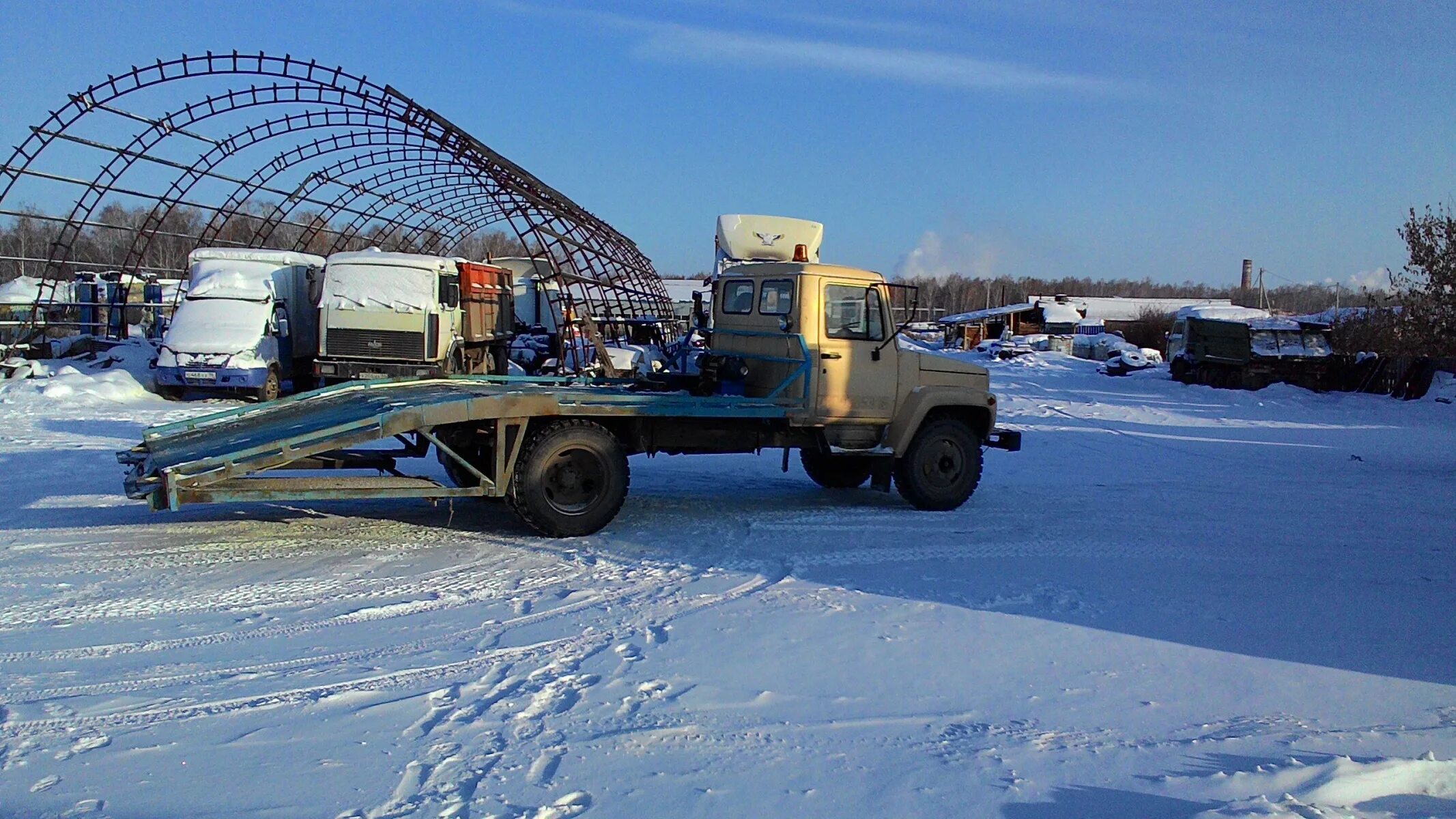 Газ в каменском. ГАЗ 3307 эвакуатор. Эвакуатор Каменск Уральский. Эвакуатор Уральск. Автоэвакуатор Каменск-Уральский, Каменск-Уральский картинки.