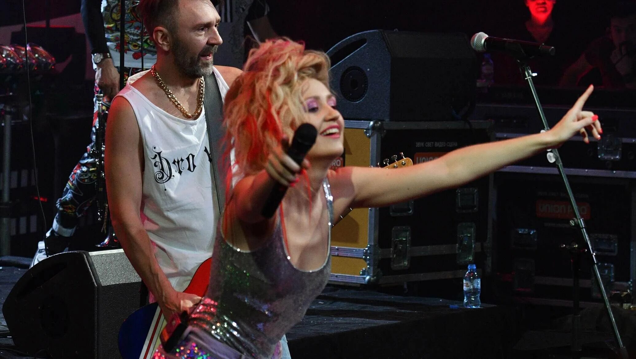 Солистка ленинград. Вокалистка ленинграда алиса вокс. Алиса вокс. Флорида чантурия ленинград на лабутенах. Вокалистка ленинград 2022.