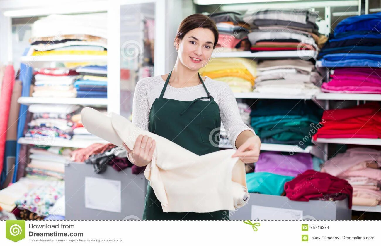 Покупатели ткань. Женщина продает ткани. Покупатели ткань. Покупатели ткань. Покупатели ткань.