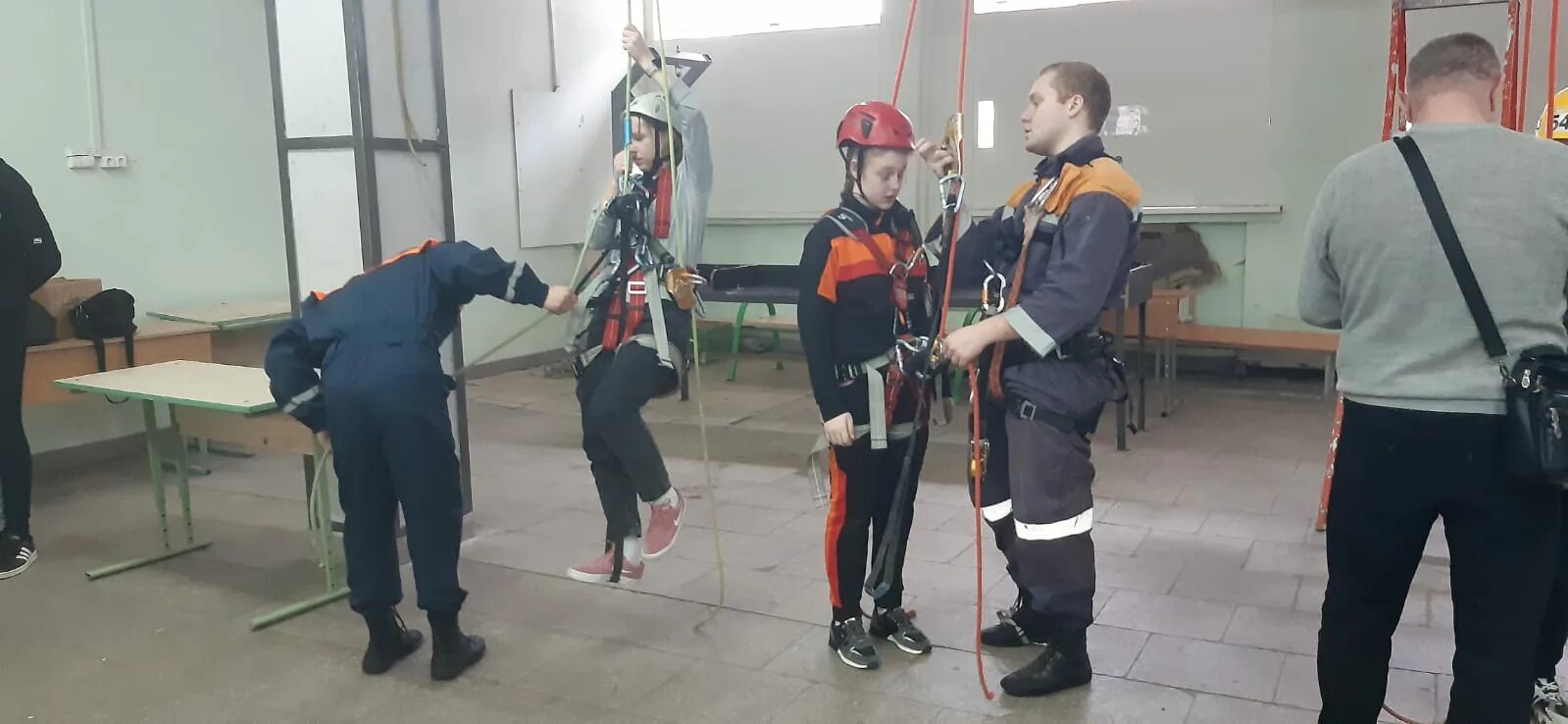 Проект спасательного отряда в школе. Безопасность в школе. пожарно-спасательный колледж. безопасность в учебных заведениях.