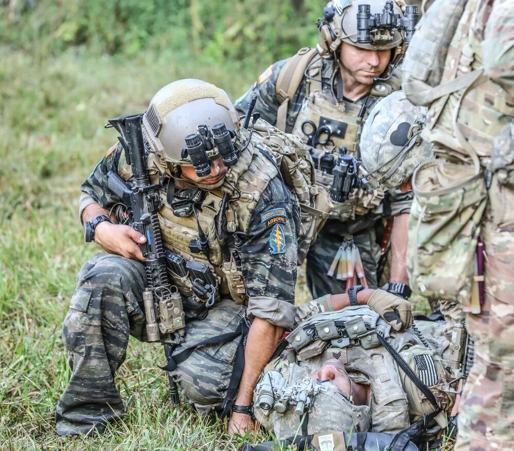 Army force us. Ссо сша зелёные береты. special forces сша green beret. u.s. army special forces green berets. камуфляж ссо сша.