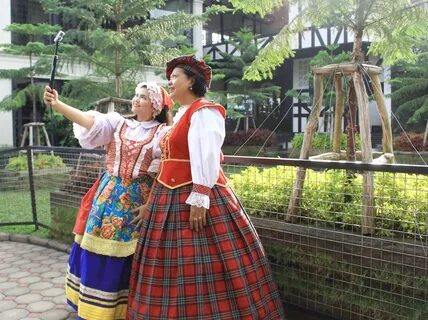 Французский национальный костюм