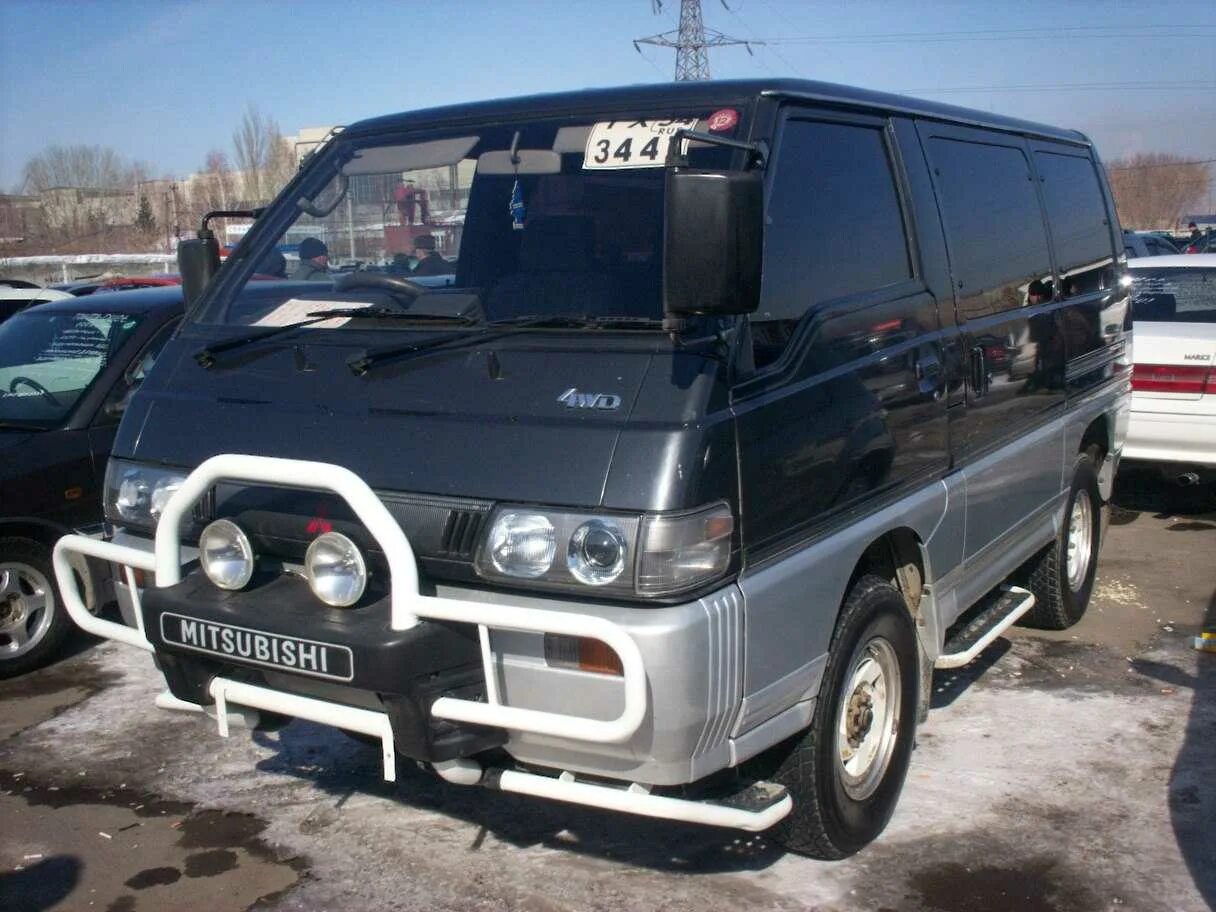 Авито мицубиси дизель. Mitsubishi Delica l5. Mitsubishi Delica 91 год. Делика 1992г. Диффузор Митсубиси Делика 1993г.