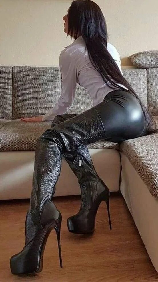 Boot fetishism. Саша райдер мистресс. Доминатрикс сандра. Kay morgan latex. Сапоги стилетто.