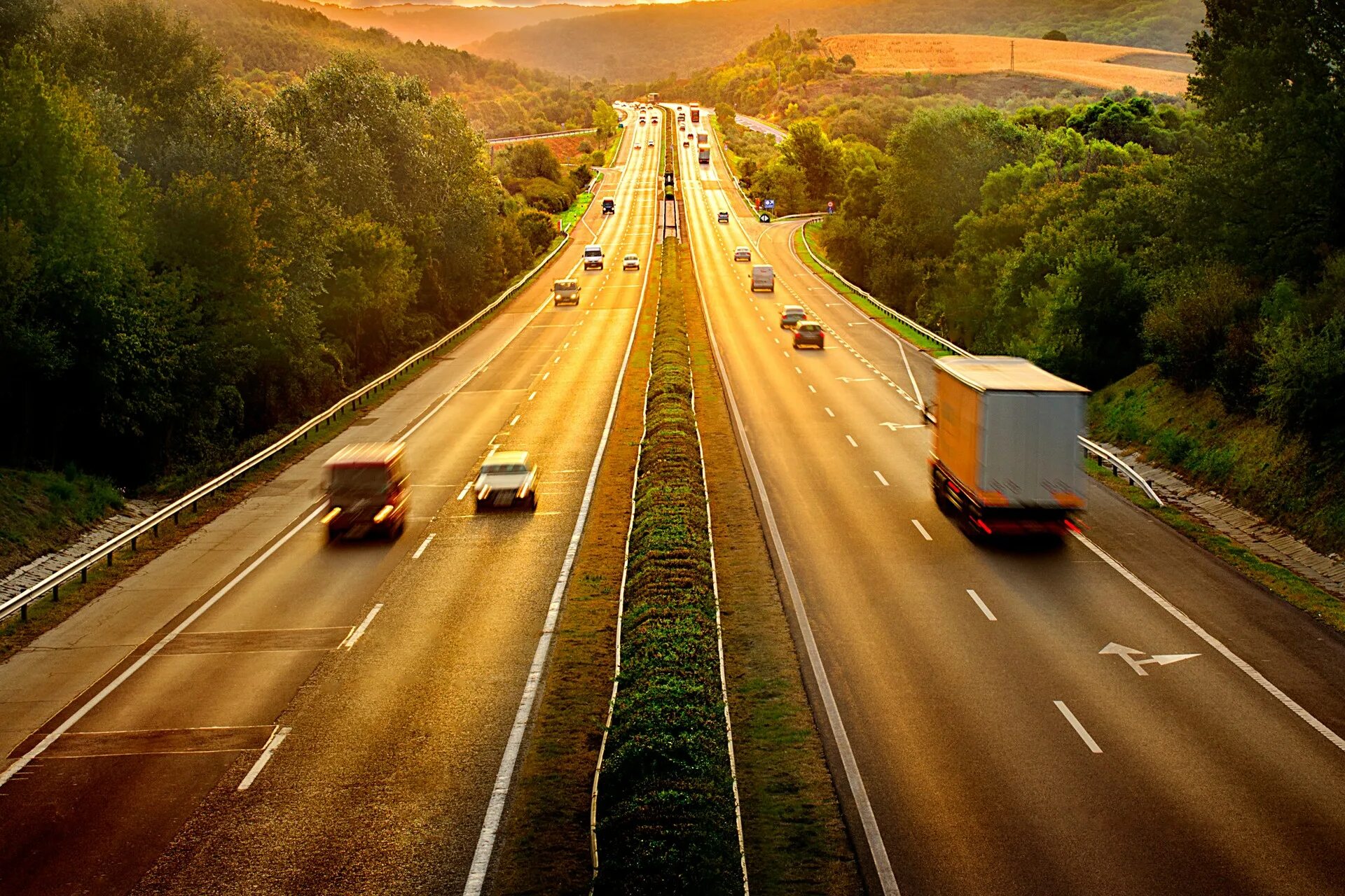 пешеходные дорожные знаки. светлая дорога. правила дорожного движения для родителей дошкольников. дорогостоящий. р 295 трасса.