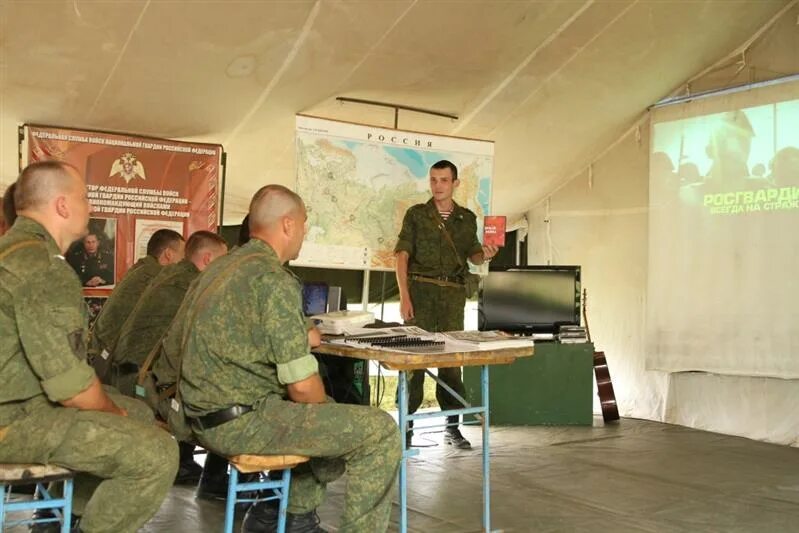 Военно политическое информирование офицеров проводится. Полевая комната досуга. комната досуга военнослужащих. полевая комната информирования и досуга военнослужащих. комната информирования и досуга.