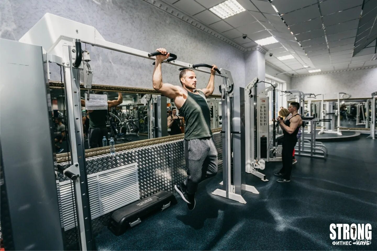 Стронг сургут фитнес. Спортзал стронг красноярск. Maison gym сургут. Фитнес плаза сургут гагарина 12. Ддх фитнес сургут.