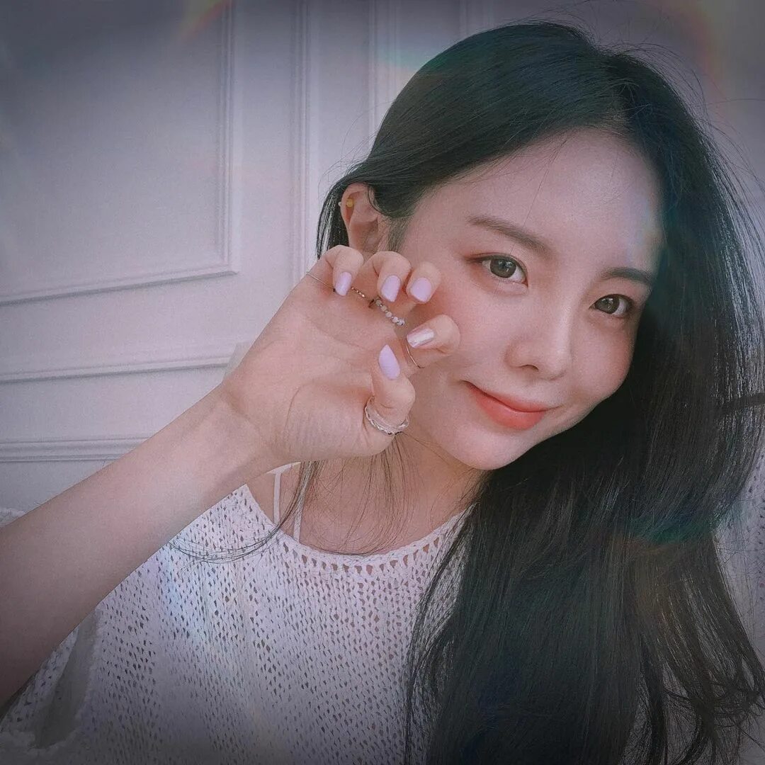 Сестра хосока. Mejiwoo сестра хосока. Джиу сестра хосока. Сестра хосока. Сестра хосока.