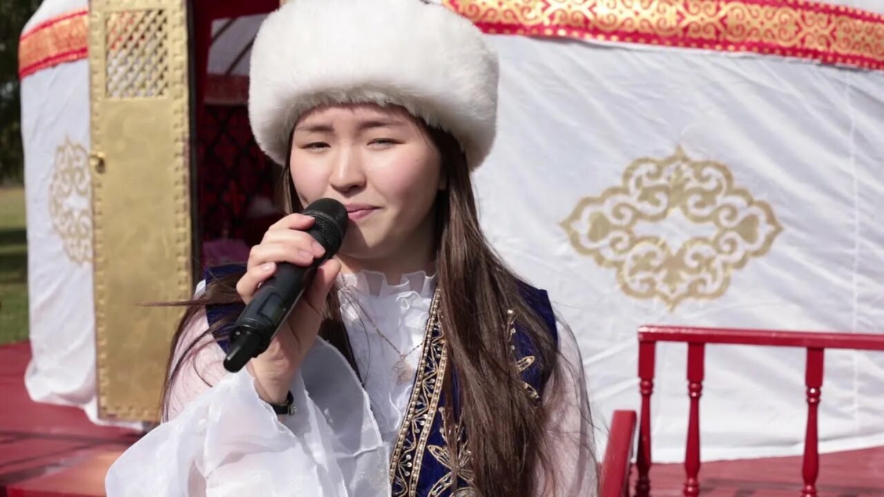 Слушать казахские веселые. Казахские песни 2022. Казах красиво поет. Казахские народные песни. Казахи 2022 песни.