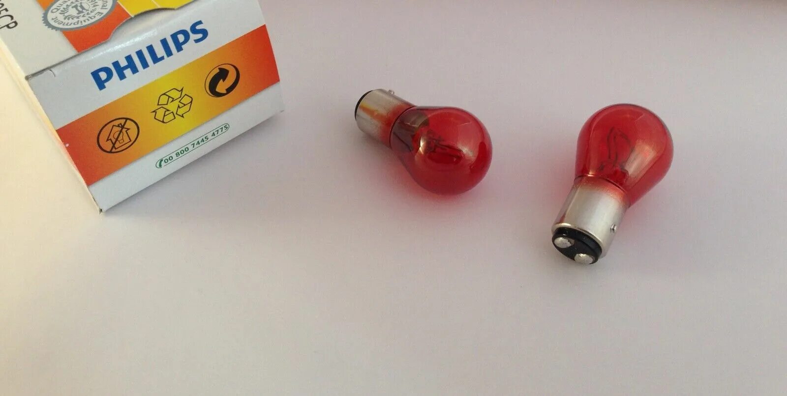 Philips 12495 pr21/5w красная. Красная лампа стоп сигнала на Форд фокус 2. Лампа красная двухконтактная Philips p21/5w pr21/5w. Лампа Форд фокус 2 лампа стоп сигнала. Pr21 5w