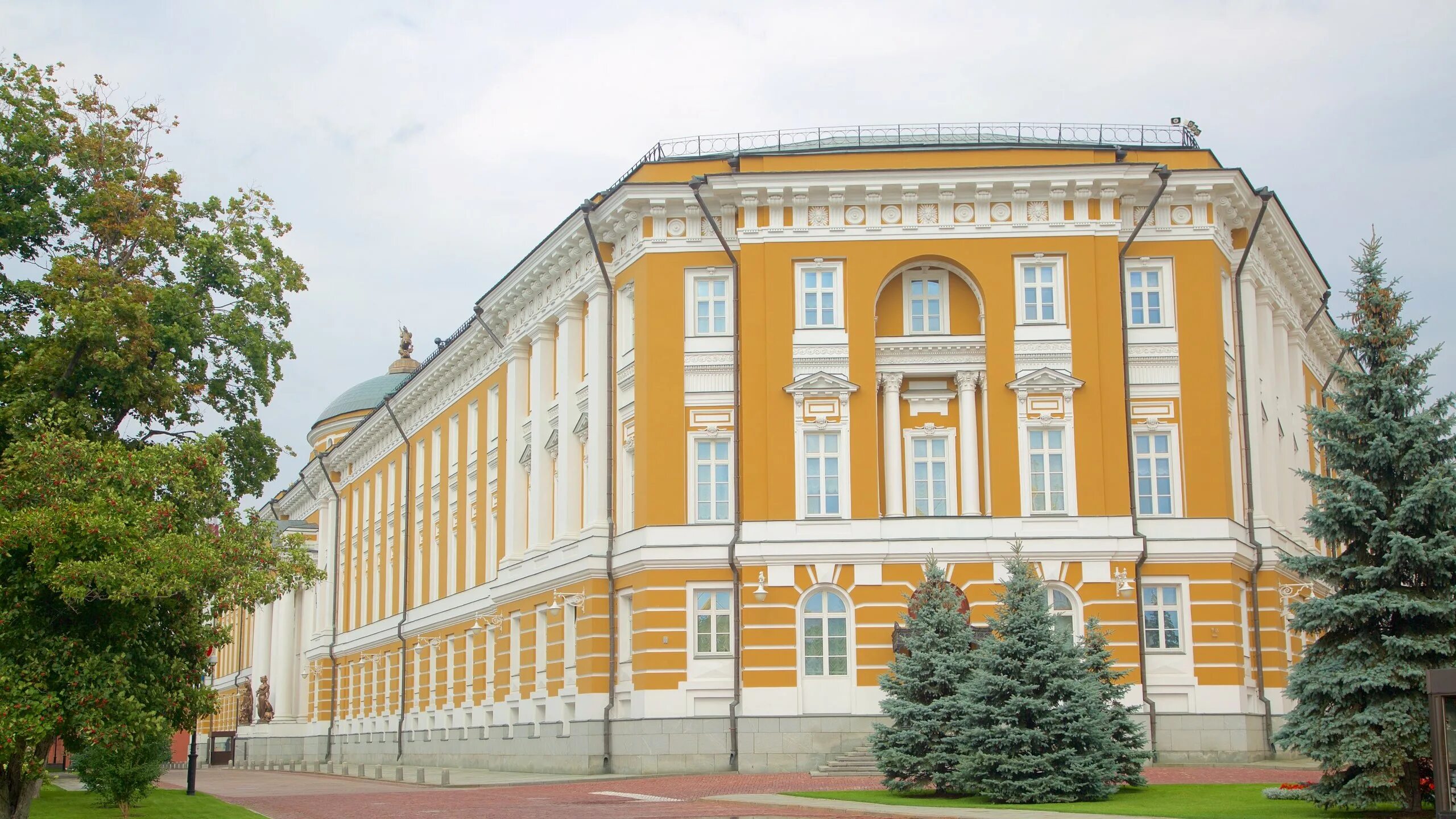 Чоглоков арсенал московского кремля. Арсенал московского кремля. здание арсенала в московском кремле. арсенал московского кремля архитектор. арсенал кремль москва.