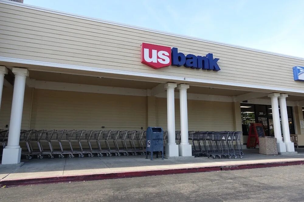 Midland usa. 1. Капитал банк фото. Гашека 8-10 ситибанк. Bank branch city.