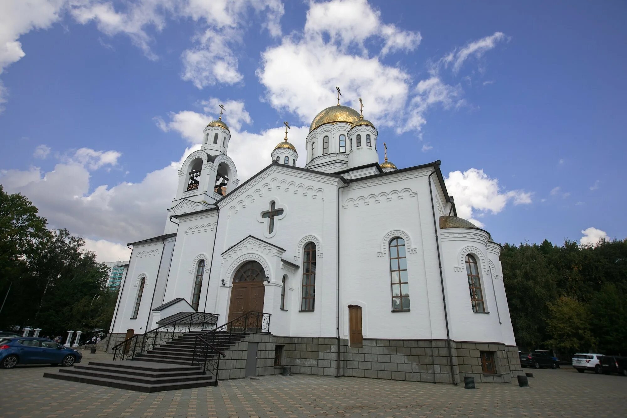 Храмы на левом берегу
