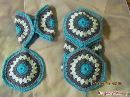 Сапожки из мотивов крючком