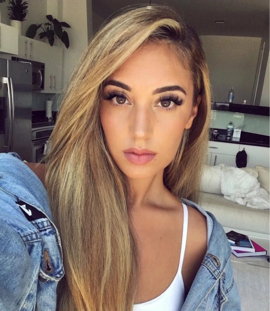 Alina Baraz. Elmesova Alina. Alina Baraz певица.