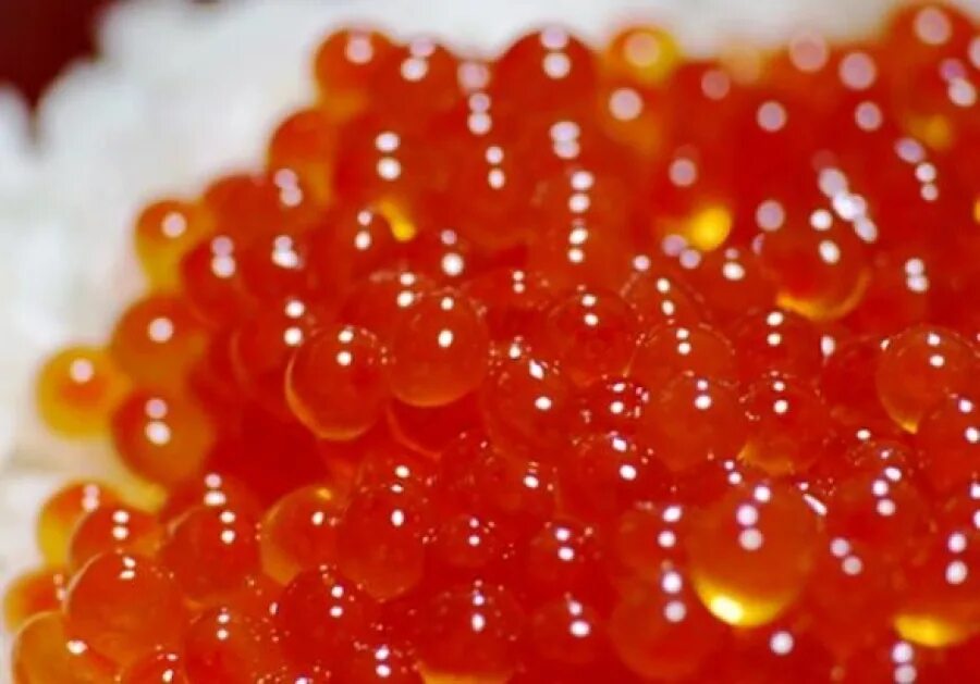 Икра красная кижуч. Caviar икра. Привкус у икры. Таз красной икры. Икра с кремом розовая.