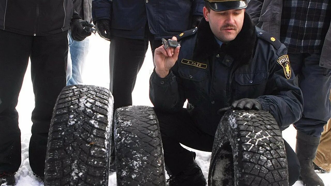 С какого времени штрафуют за зимнюю резину. Штраф за летнюю резину. штраф за зимнюю резину. штраф за зимнюю резину летом. зимние шины дпс.