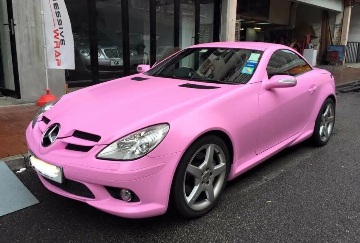 СЛК Мерседес розовый. Mercedes Benz SLK Pink. Мерседес SLK розовый. Мерседес Бенц СЛК класс розовый.