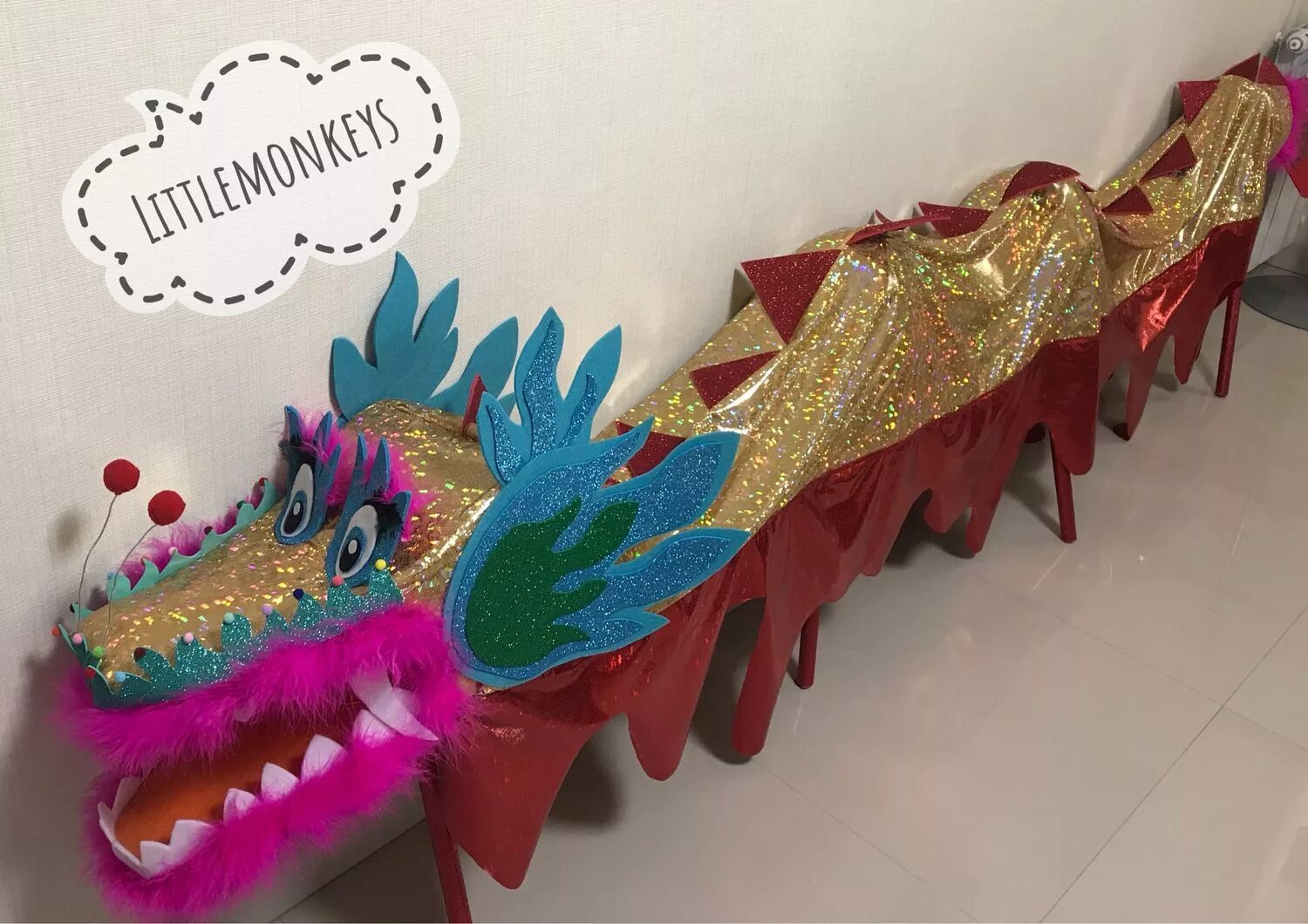 хвост дракона косплей. голова дракона из картона. хвост дракона из поролона. костюм динозавра из бумаги. костюм дракона беззубика ночная фурия.