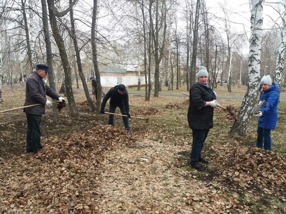 Уборка территории осень. Уборка территории в селе. Субботник в поселке Первомайском в Алатыре. Весенний субботник Краснодарский край.