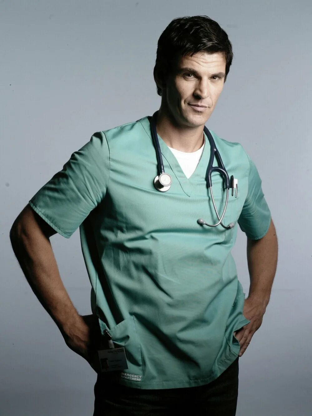 Тристан Геммилл. Врач мужчина. Красивый парень врач. Красивый доктор. Муж врач гинеколог