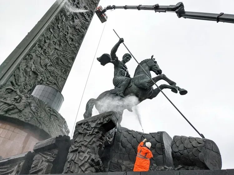 Памятник на университетском проспекте. Общегородской субботник 2023 Москва. Поклонная гора Москва памятник гробы. 15 апреля состоится