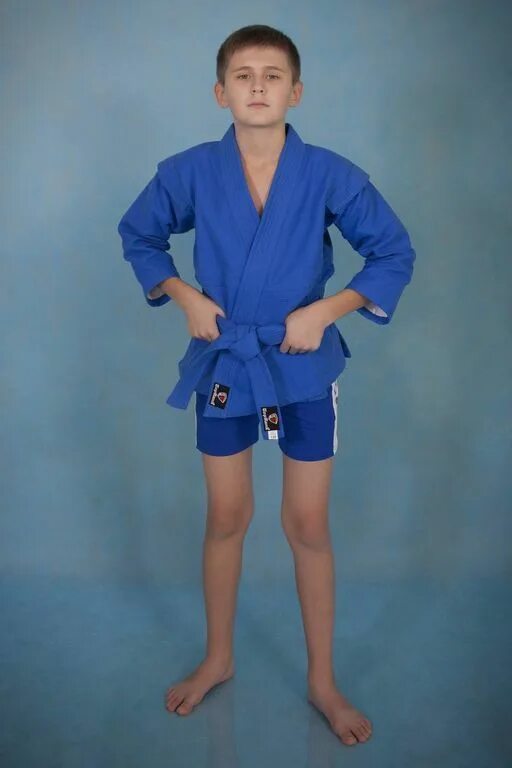 самбо пояса. костюм самбо для мальчика. пояса для единоборства синие. кирилл воловик севастополь. цветные нашивки на пояса в самбо.