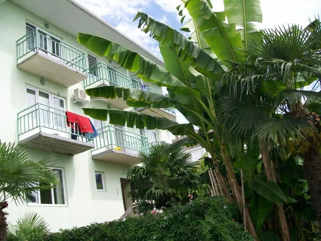 Вид из окна на море. Лоо калинка эллинг. Виамонд лок отель сочи. Лоо сегодня 2024. Отель виамонд лоо.