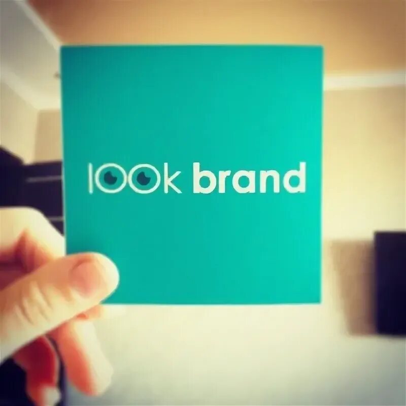 Looking brand. Бренд look. Brand look. Запчасти логотип креативный. Looking brand.