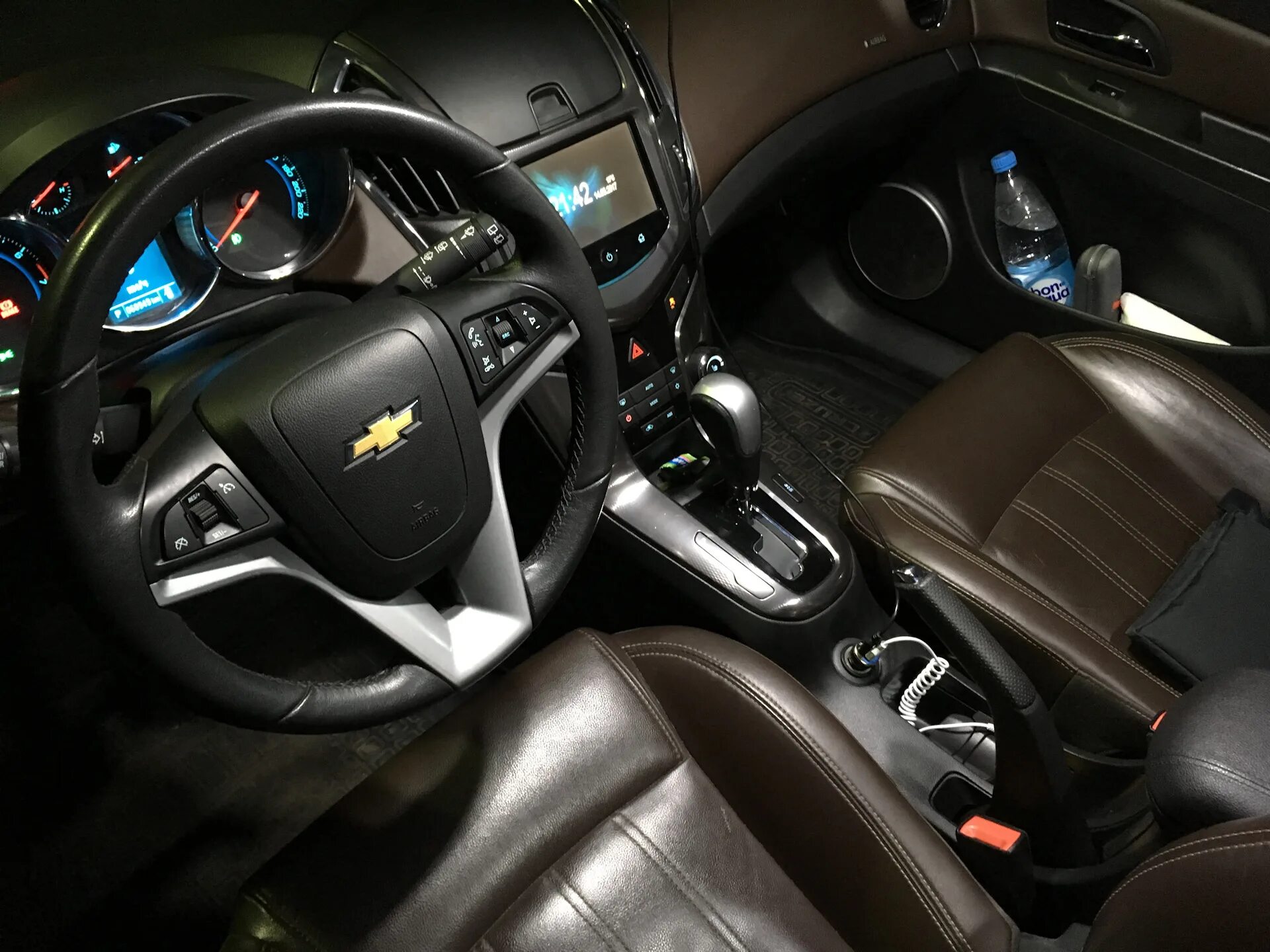 Шевроле хэтчбек салон. Cruze LTZ салон. Chevrolet Cruze 2013 1.8 Tuning Interior. Chevrolet Cruze 2012 салон. Шевроле Круз 2012 салон.