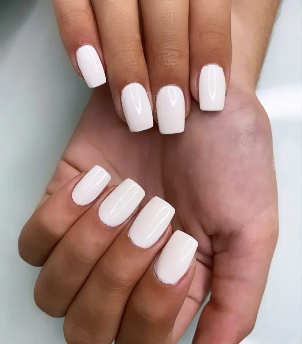 Белый маникюр. Красивые белые ногти. Красивые белые ногти. Маникюр на свадьбу. Ногти белые квадратные короткие.