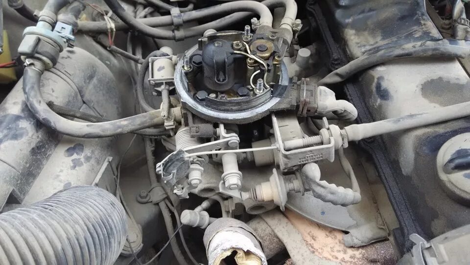 Моновпрыск ауди 100 1. Ауди 2. 8 моновпрыск audi 80. Моновпрыск гольф 3. Ауди 80 б3 1.