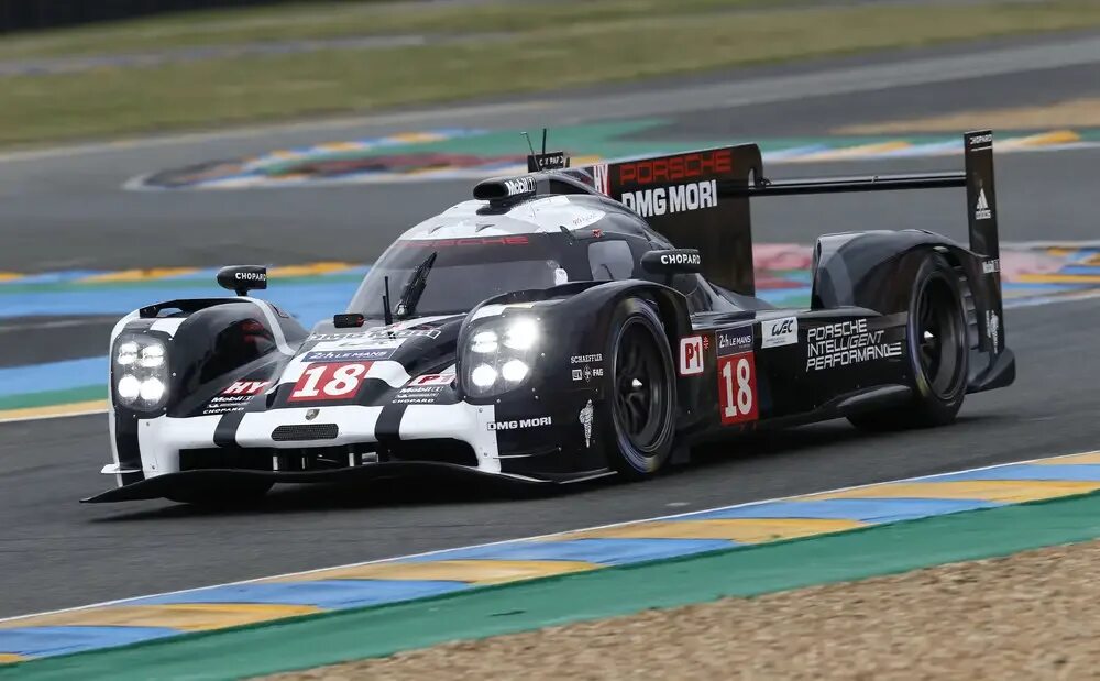 Леман это. Порше 2000 Ле ман. Porsche 24 Lemans. 24 Часа Ле-Мана Порше. Порше Леман 24 часа.