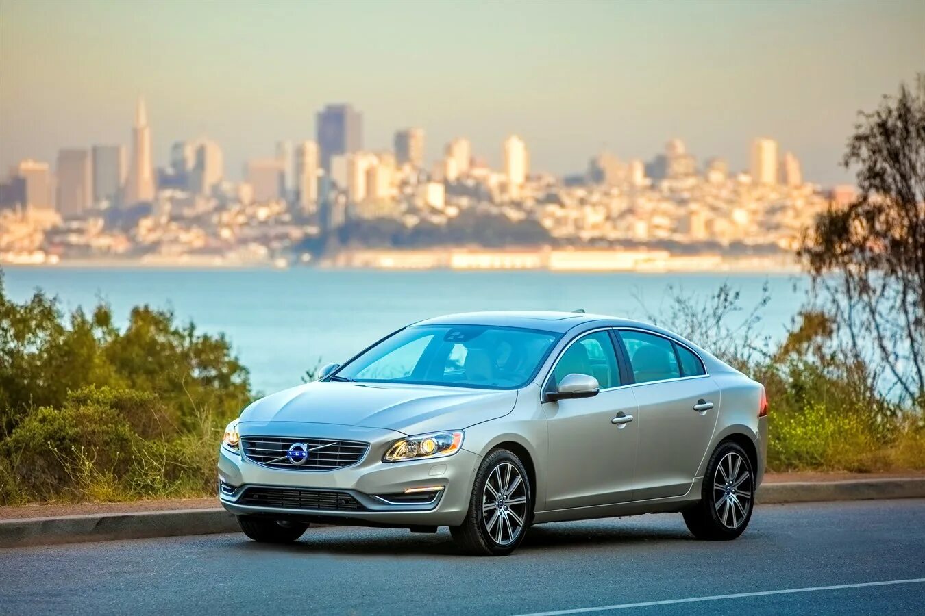 Volvo s60 размеры. Вольво s60 2016. Volvo s60 2015. Volvo седан s60 2016. Volvo s60 p1.