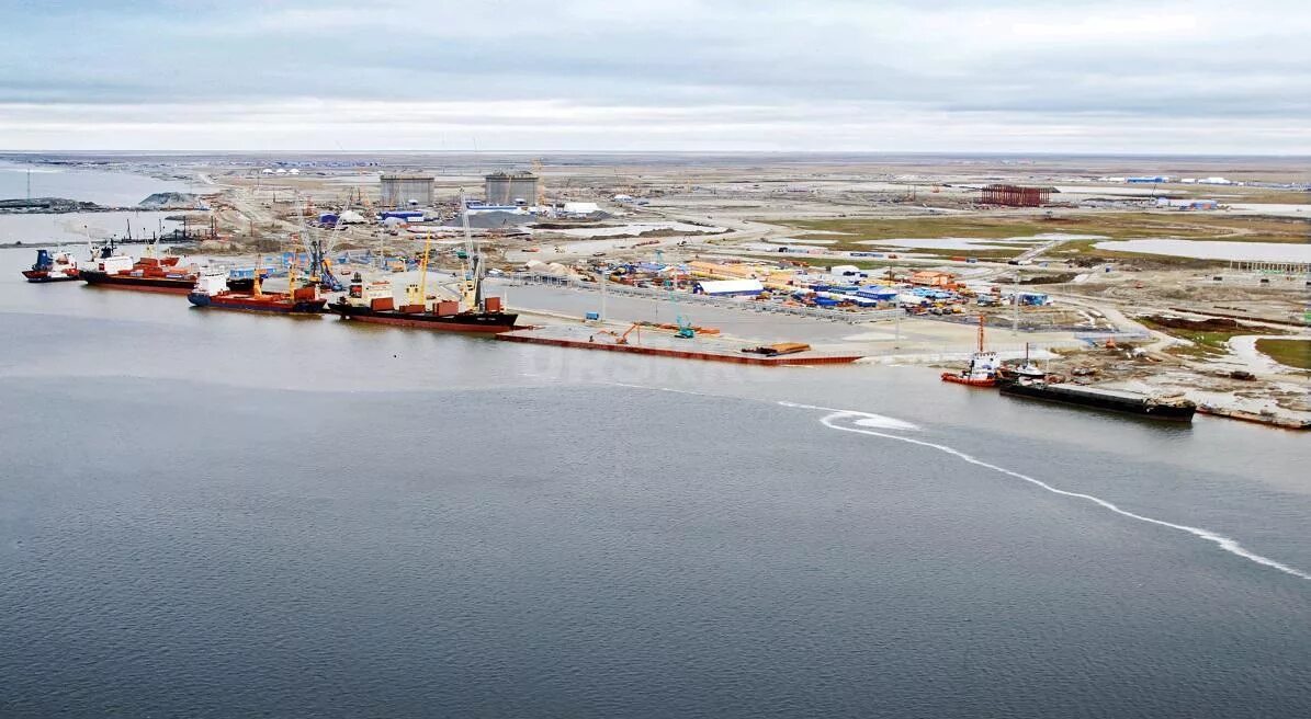 водитель вахта сабетта. ямал поселок сабетта. водитель вахта сабетта. работа в арктике. танкер сабетта.