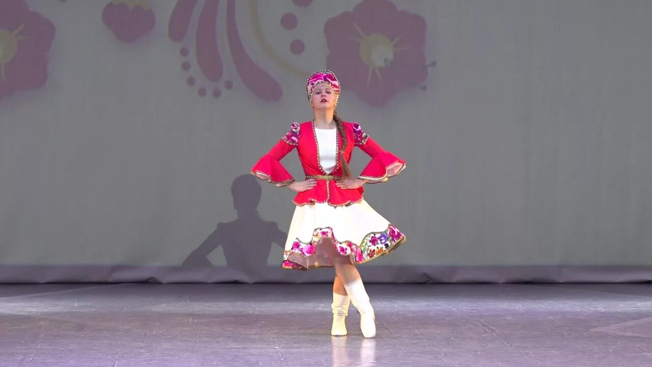 Ансамбль кудринка москва. Русский танец танцевать видео. Зажигательный русский танец. Русский народный танец калинка малинка. Танец парная пляска.