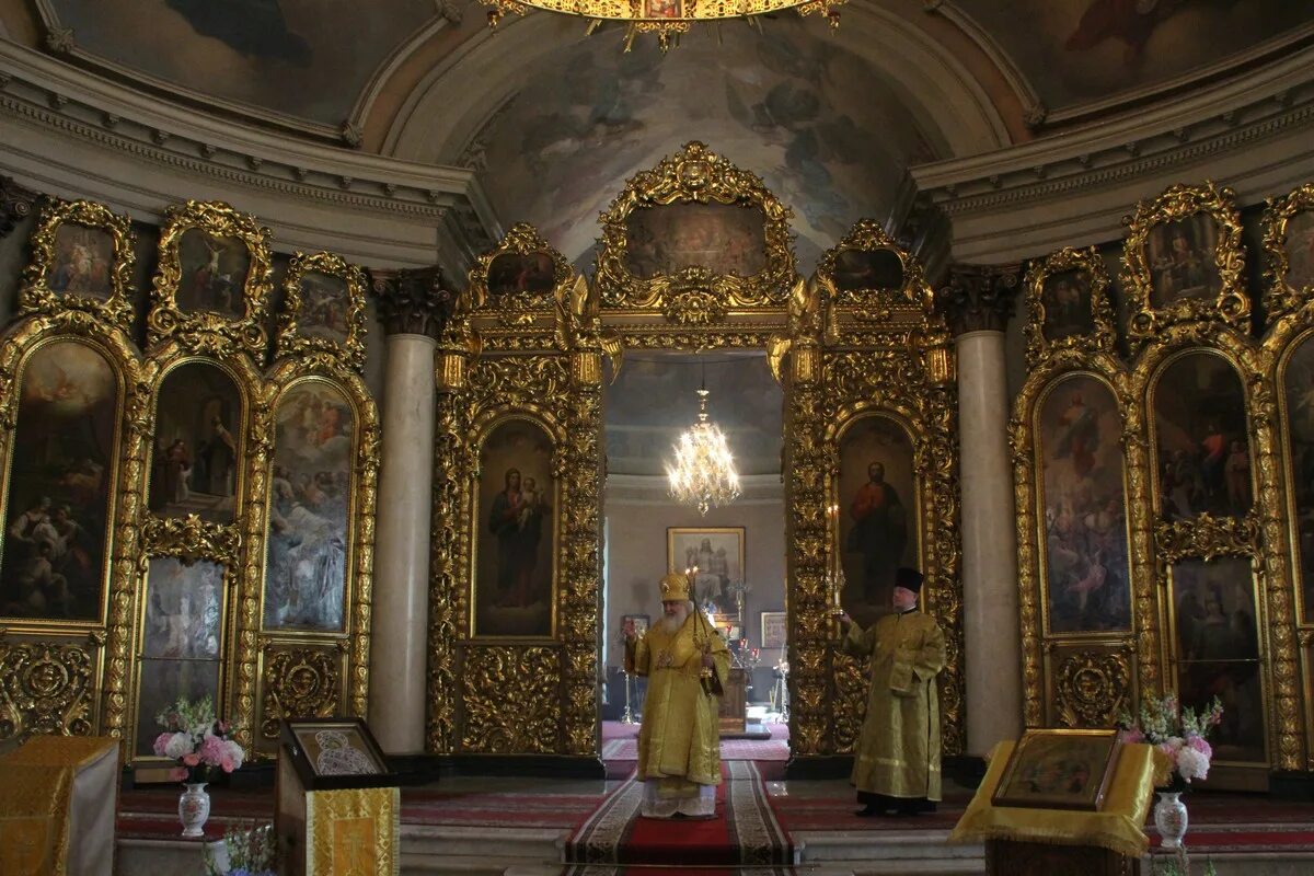 Храм малое вознесение расписание. Храм малое вознесение расписание. Храм малого вознесения на никитской внутри. Священник дмитрий храм малое вознесение. Храм малое вознесение расписание.