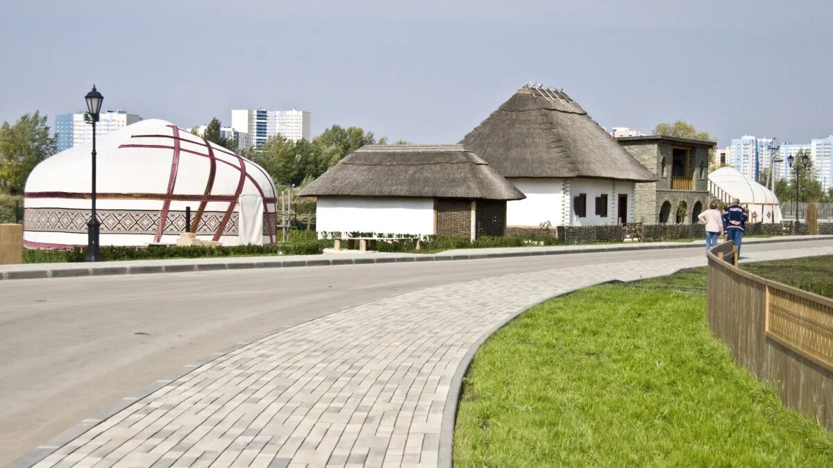 Парк дружбы в самаре. Парк дружбы народов самара волгарь. Этнопарк дружбы народов самара. Этнокультурный комплекс «парк дружбы народов». Этнопарк самара волгарь.