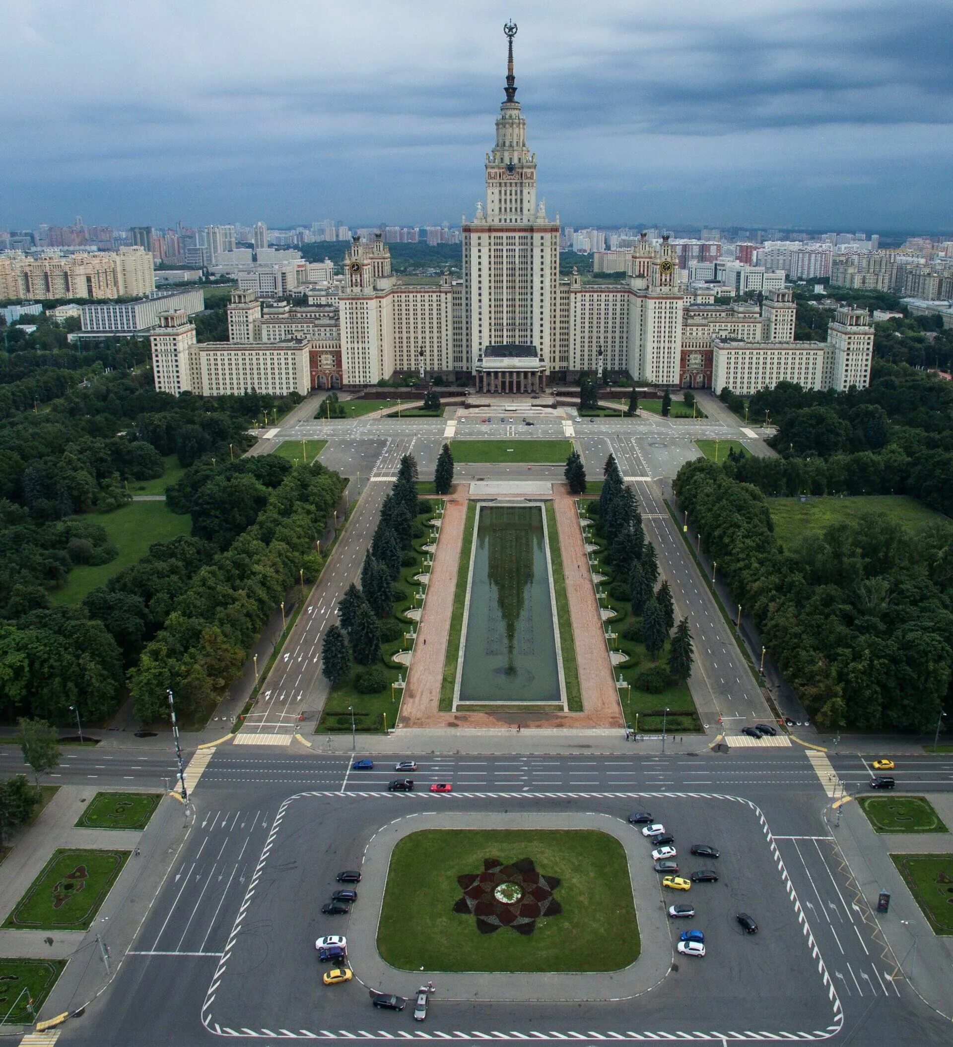 Площадь мгу. Факультет мировой политики МГУ здание. МГУ '26. Высота МГУ В Москве.