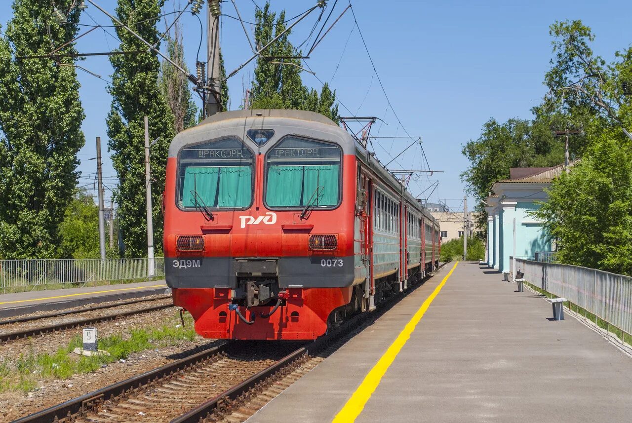 Волгоград тракторная пассажирская. Эд9м 0073. Эд9м 0038 станция Данилов. Эд9м Рязань 2. Электричка эд9м.