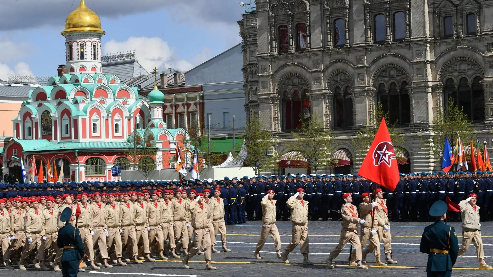 Парад победы на красной площади в москве. Парад Победы на красной площади 2022. Парад на красной площади юнармейцев. Юнармия на параде 9 мая 2022. День Победы красная площадь.