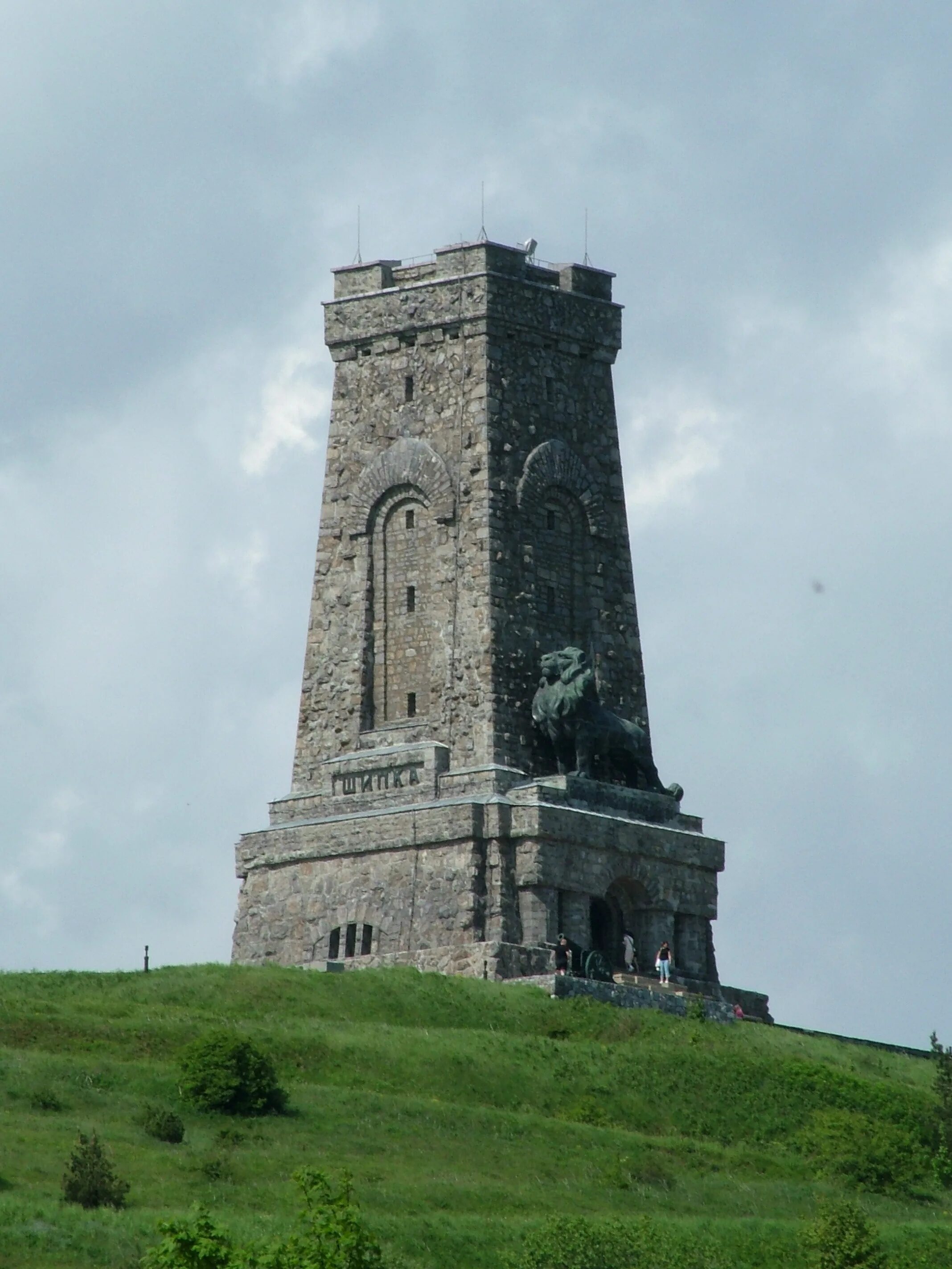 The oldest monuments are