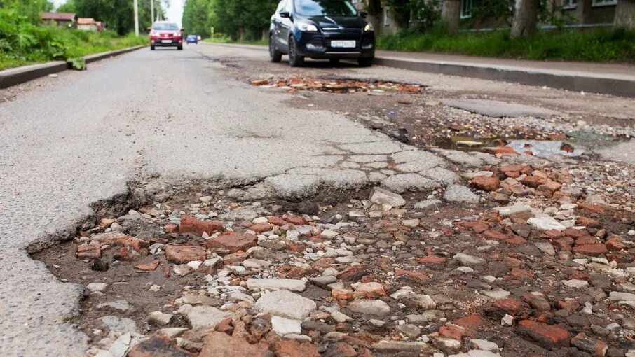 Плохие дороги. Плохие дороги. Отвратительные дороги. Дороги в ужасном состоянии. Автомагистраль струма болгария.