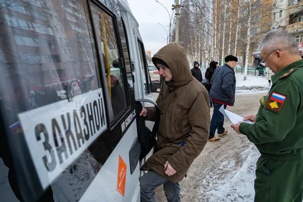 Комиссариат коми. Ухтинский военкомат. Военный комиссариат Ухта. Военкомат г. Ухты. Военкомат Ухта режим.