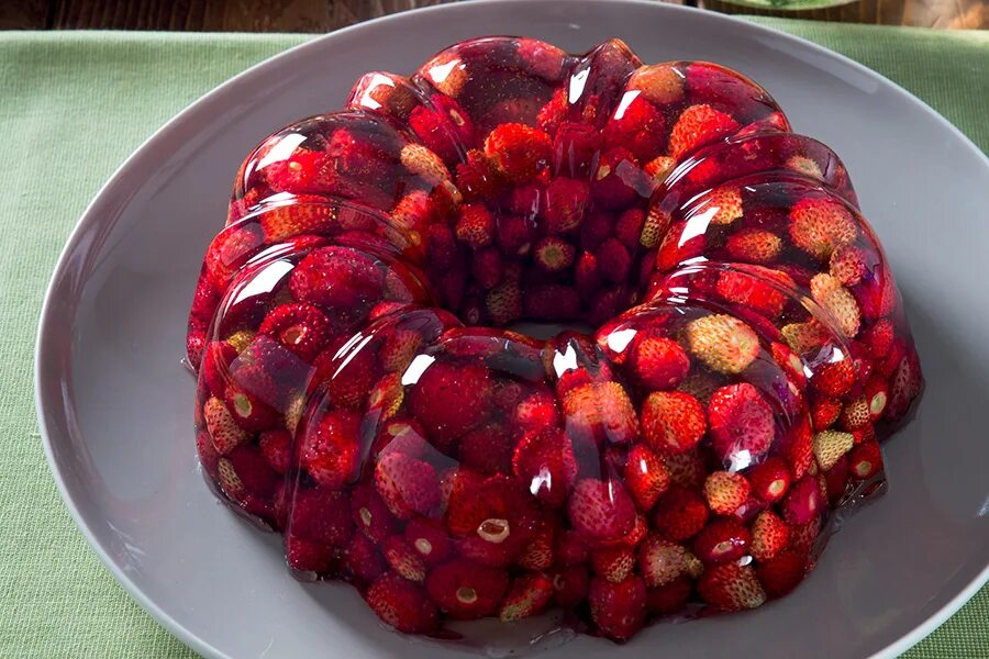 Самые вкусные поды. Необычные Десерты. Желе с фруктами. Фрукты в желатине. Необычные ягоды.