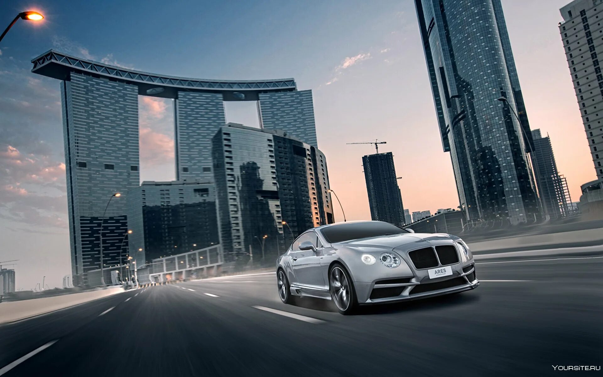 Bentley city амг. Машина на фоне ночного города. Bmw m3 белая. Город ночью. Машины в городе.